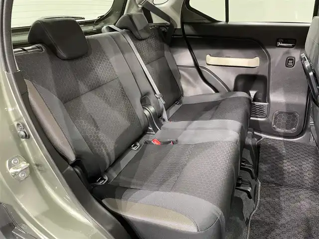 スズキ クロスビー HYBRID MZ 愛知県 2023(令5)年 2.8万km タフカーキパールメタリック/ホワイト2トーン 純正８インチナビ　/（AM/FM/Bluetooth/SD/iPod/フルセグTV/USB/CD・DVD再生)/アラウンドビューモニター　/衝突軽減ブレーキ　/レーダークルーズコントロール　/シートヒーター　/ビルトインＥＴＣ　/デジタルインナーミラー　/前後ドライブレコーダー　/ＬＥＤヘッドライト/LEDフォグランプ　/車線逸脱警報　/誤発進抑制機能/アダプティブハイビームシステム/標識認識機能/アイドリングストップ/パドルシフト/USB接続/ISOFIX/純正フロアマット/純正16インチAW/プッシュスタート/　　-スマートキー