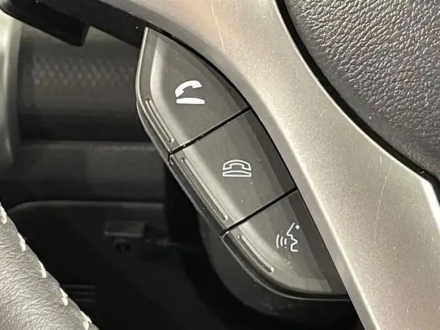 スズキ クロスビー HYBRID MZ 愛知県 2023(令5)年 2.8万km タフカーキパールメタリック/ホワイト2トーン 純正８インチナビ　/（AM/FM/Bluetooth/SD/iPod/フルセグTV/USB/CD・DVD再生)/アラウンドビューモニター　/衝突軽減ブレーキ　/レーダークルーズコントロール　/シートヒーター　/ビルトインＥＴＣ　/デジタルインナーミラー　/前後ドライブレコーダー　/ＬＥＤヘッドライト/LEDフォグランプ　/車線逸脱警報　/誤発進抑制機能/アダプティブハイビームシステム/標識認識機能/アイドリングストップ/パドルシフト/USB接続/ISOFIX/純正フロアマット/純正16インチAW/プッシュスタート/　　-スマートキー