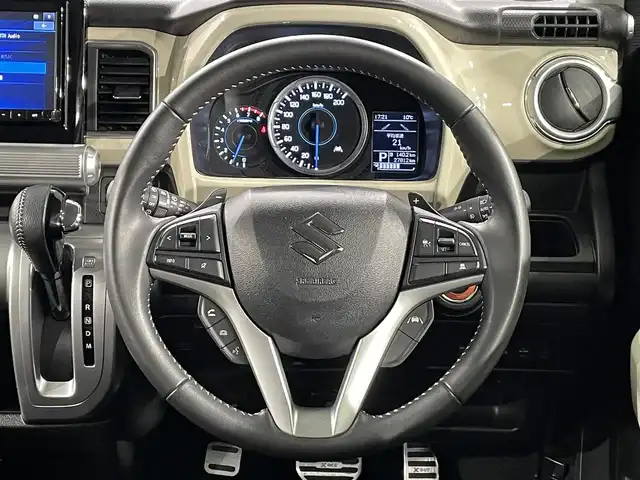 スズキ クロスビー HYBRID MZ 愛知県 2023(令5)年 2.8万km タフカーキパールメタリック/ホワイト2トーン 純正８インチナビ　/（AM/FM/Bluetooth/SD/iPod/フルセグTV/USB/CD・DVD再生)/アラウンドビューモニター　/衝突軽減ブレーキ　/レーダークルーズコントロール　/シートヒーター　/ビルトインＥＴＣ　/デジタルインナーミラー　/前後ドライブレコーダー　/ＬＥＤヘッドライト/LEDフォグランプ　/車線逸脱警報　/誤発進抑制機能/アダプティブハイビームシステム/標識認識機能/アイドリングストップ/パドルシフト/USB接続/ISOFIX/純正フロアマット/純正16インチAW/プッシュスタート/　　-スマートキー