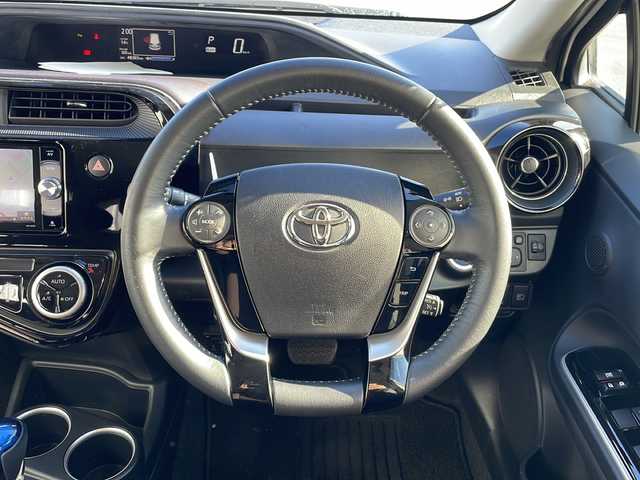 トヨタ アクア G 三重県 2019(令1)年 4.9万km ホワイトパールクリスタルシャイン 禁煙/社外ナビ/バックカメラ/ETC/スペアキー/前後クリアランスソナー/前方ドラレコ/クルーズコントロール/オートライト/オートハイビーム/電動格納ミラー