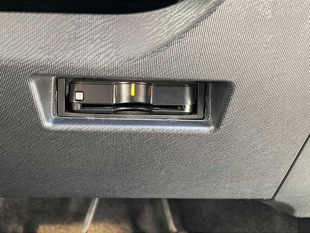 トヨタ アクア G 三重県 2019(令1)年 4.9万km ホワイトパールクリスタルシャイン 禁煙/社外ナビ/バックカメラ/ETC/スペアキー/前後クリアランスソナー/前方ドラレコ/クルーズコントロール/オートライト/オートハイビーム/電動格納ミラー