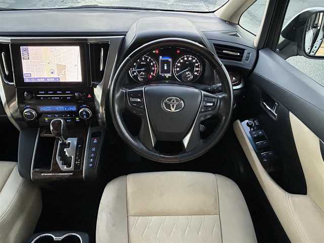 トヨタ アルファード X 愛知県 2021(令3)年 6.2万km ホワイトパールクリスタルシャイン ワンオーナー/メモリナビ/フルセグテレビ/バックカメラ/アイドリングストップ/ウィンカーミラー/クルーズコントロール/ドアバイザー/プッシュスタート/両側パワースライドドア/ビルトインETC