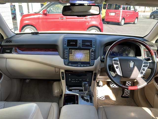 トヨタ クラウン ハイブリッド Gパッケージ 茨城県 2010(平22)年 7.8万km ホワイトパールクリスタルシャイン モデリスタフルエアロ/サンルーフ/純正HDDナビ/【フルセグTV/CD/DVD/HDD/ラジオ】/バック・サイドカメラ/レーダークルーズコントロール/ベージュ革シート/前席パワーシート/前席シートヒーター/エアーシート/運転席パワーシート/社外20インチAW/社外サスペンション/ビルトインETC/オートライト/純正フロアマット/純正ドアバイザー/プッシュスタート/スマートキー