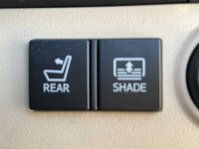 トヨタ クラウン ハイブリッド Gパッケージ 茨城県 2010(平22)年 7.8万km ホワイトパールクリスタルシャイン モデリスタフルエアロ/サンルーフ/純正HDDナビ/【フルセグTV/CD/DVD/HDD/ラジオ】/バック・サイドカメラ/レーダークルーズコントロール/ベージュ革シート/前席パワーシート/前席シートヒーター/エアーシート/運転席パワーシート/社外20インチAW/社外サスペンション/ビルトインETC/オートライト/純正フロアマット/純正ドアバイザー/プッシュスタート/スマートキー