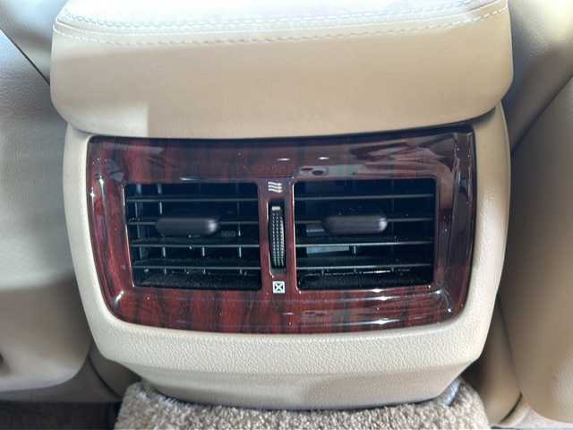 トヨタ クラウン ハイブリッド Gパッケージ 茨城県 2010(平22)年 7.8万km ホワイトパールクリスタルシャイン モデリスタフルエアロ/サンルーフ/純正HDDナビ/【フルセグTV/CD/DVD/HDD/ラジオ】/バック・サイドカメラ/レーダークルーズコントロール/ベージュ革シート/前席パワーシート/前席シートヒーター/エアーシート/運転席パワーシート/社外20インチAW/社外サスペンション/ビルトインETC/オートライト/純正フロアマット/純正ドアバイザー/プッシュスタート/スマートキー