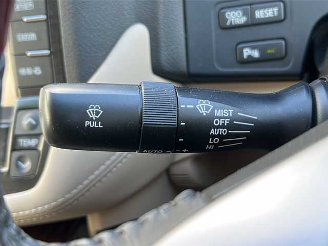 トヨタ クラウン ハイブリッド Gパッケージ 茨城県 2010(平22)年 7.8万km ホワイトパールクリスタルシャイン モデリスタフルエアロ/サンルーフ/純正HDDナビ/【フルセグTV/CD/DVD/HDD/ラジオ】/バック・サイドカメラ/レーダークルーズコントロール/ベージュ革シート/前席パワーシート/前席シートヒーター/エアーシート/運転席パワーシート/社外20インチAW/社外サスペンション/ビルトインETC/オートライト/純正フロアマット/純正ドアバイザー/プッシュスタート/スマートキー