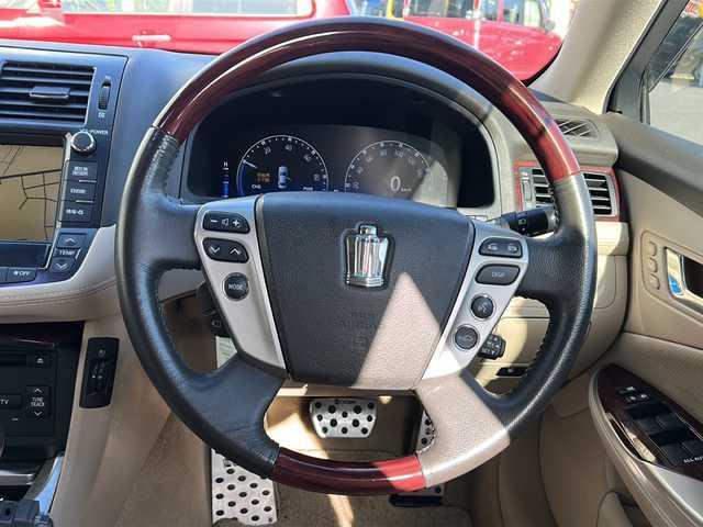 トヨタ クラウン ハイブリッド Gパッケージ 茨城県 2010(平22)年 7.8万km ホワイトパールクリスタルシャイン モデリスタフルエアロ/サンルーフ/純正HDDナビ/【フルセグTV/CD/DVD/HDD/ラジオ】/バック・サイドカメラ/レーダークルーズコントロール/ベージュ革シート/前席パワーシート/前席シートヒーター/エアーシート/運転席パワーシート/社外20インチAW/社外サスペンション/ビルトインETC/オートライト/純正フロアマット/純正ドアバイザー/プッシュスタート/スマートキー