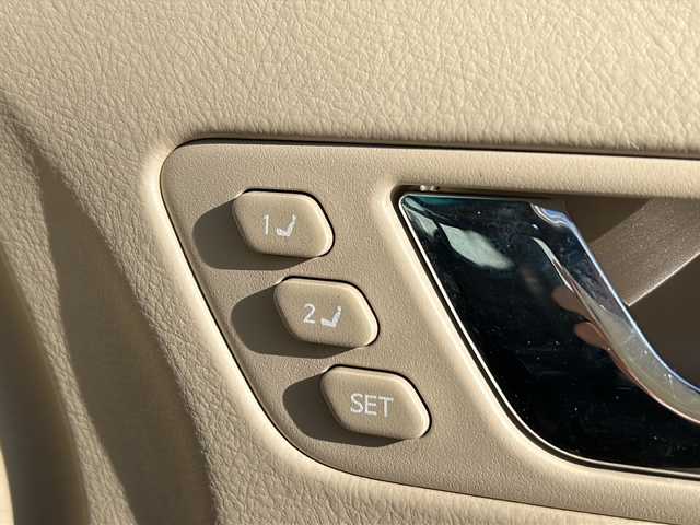 トヨタ クラウン ハイブリッド Gパッケージ 茨城県 2010(平22)年 7.8万km ホワイトパールクリスタルシャイン モデリスタフルエアロ/サンルーフ/純正HDDナビ/【フルセグTV/CD/DVD/HDD/ラジオ】/バック・サイドカメラ/レーダークルーズコントロール/ベージュ革シート/前席パワーシート/前席シートヒーター/エアーシート/運転席パワーシート/社外20インチAW/社外サスペンション/ビルトインETC/オートライト/純正フロアマット/純正ドアバイザー/プッシュスタート/スマートキー