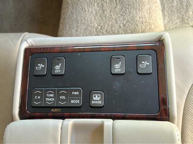 トヨタ クラウン ハイブリッド Gパッケージ 茨城県 2010(平22)年 7.8万km ホワイトパールクリスタルシャイン モデリスタフルエアロ/サンルーフ/純正HDDナビ/【フルセグTV/CD/DVD/HDD/ラジオ】/バック・サイドカメラ/レーダークルーズコントロール/ベージュ革シート/前席パワーシート/前席シートヒーター/エアーシート/運転席パワーシート/社外20インチAW/社外サスペンション/ビルトインETC/オートライト/純正フロアマット/純正ドアバイザー/プッシュスタート/スマートキー