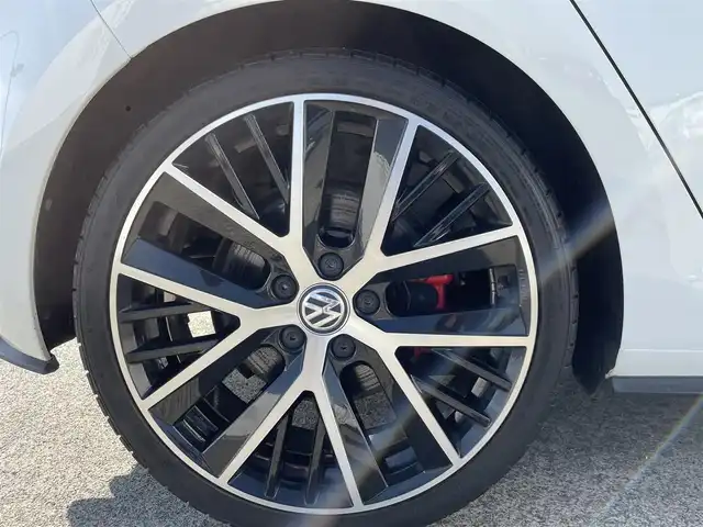 フォルクスワーゲン ゴルフ ＧＴＩ 東京都 2017(平29)年 3万km ピュアホワイト 純正ナビ/フルセグTV/360°カメラ/GTiパフォーマンス19AW/DCCパッケージ/DiscoverProパッケージ/ACC/BSM/レーンキープ