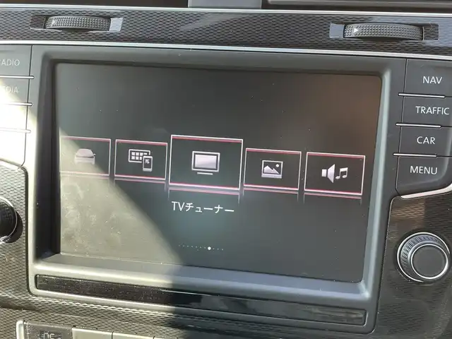 フォルクスワーゲン ゴルフ ＧＴＩ 東京都 2017(平29)年 3万km ピュアホワイト 純正ナビ/フルセグTV/360°カメラ/GTiパフォーマンス19AW/DCCパッケージ/DiscoverProパッケージ/ACC/BSM/レーンキープ