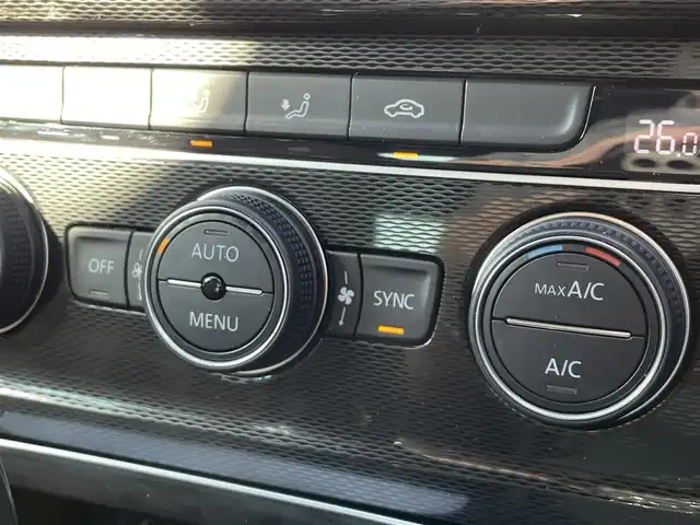 フォルクスワーゲン ゴルフ ＧＴＩ 東京都 2017(平29)年 3万km ピュアホワイト 純正ナビ/フルセグTV/360°カメラ/GTiパフォーマンス19AW/DCCパッケージ/DiscoverProパッケージ/ACC/BSM/レーンキープ