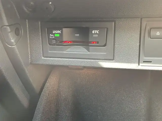 フォルクスワーゲン ゴルフ ＧＴＩ 東京都 2017(平29)年 3万km ピュアホワイト 純正ナビ/フルセグTV/360°カメラ/GTiパフォーマンス19AW/DCCパッケージ/DiscoverProパッケージ/ACC/BSM/レーンキープ