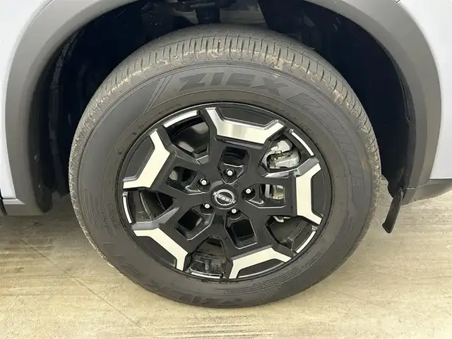 日産 エクストレイル X e－4ORCE エクストリーマーX 岡山県 2024(令6)年 0.5万km ステルスグレー/スーパーブラック 純正１２．３インチナビ　/プロパイロット　/全方位カメラ　/レーダークルーズコントロール　/１００Ｖ電源　/ＥＴＣ２．０　/シートヒーター　全席/ＬＥＤヘッドライト　/純正ドライブレコーダー　全方位/デジタルインナーミラー　/フォグライト/ステアリングヒーター/ブラインドスポットモニター/禁煙車/コーナーセンサー　前後/オートブレーキホールド/パワーシート　前席/シートメモリー/アダプティブヘッドライト