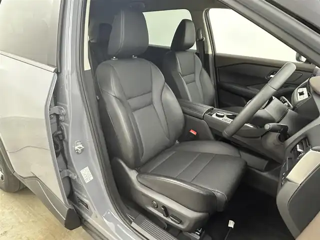 日産 エクストレイル X e－4ORCE エクストリーマーX 岡山県 2024(令6)年 0.5万km ステルスグレー/スーパーブラック 純正１２．３インチナビ　/プロパイロット　/全方位カメラ　/レーダークルーズコントロール　/１００Ｖ電源　/ＥＴＣ２．０　/シートヒーター　全席/ＬＥＤヘッドライト　/純正ドライブレコーダー　全方位/デジタルインナーミラー　/フォグライト/ステアリングヒーター/ブラインドスポットモニター/禁煙車/コーナーセンサー　前後/オートブレーキホールド/パワーシート　前席/シートメモリー/アダプティブヘッドライト