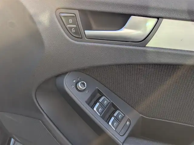 アウディ Ａ４ アバント 2．0 TFSI 福井県 2014(平26)年 4.6万km 黒 純正メーカーオプションナビ/・（フルセグTV/CD/DVD/Bluetooth/HDD）/バックカメラ/衝突被害軽減システム/横滑り防止装置/レーンキープアシスト/電動パーキング/前席シートヒーター/前席パワーシート/ハーフレザーシート/ETC/ドライブレコーダー/オートLEDライト/純正18インチAW/スマートキー