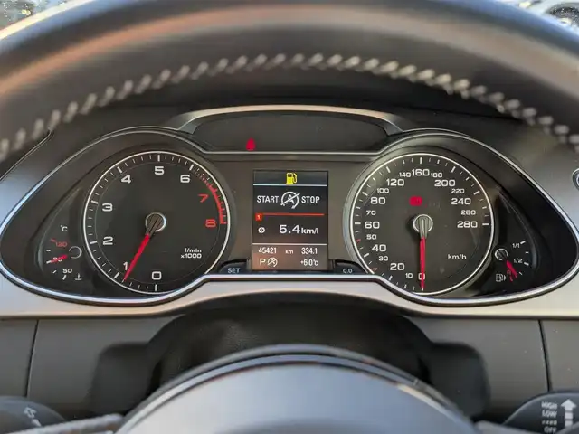 アウディ Ａ４ アバント 2．0 TFSI 福井県 2014(平26)年 4.6万km 黒 純正メーカーオプションナビ/・（フルセグTV/CD/DVD/Bluetooth/HDD）/バックカメラ/衝突被害軽減システム/横滑り防止装置/レーンキープアシスト/電動パーキング/前席シートヒーター/前席パワーシート/ハーフレザーシート/ETC/ドライブレコーダー/オートLEDライト/純正18インチAW/スマートキー