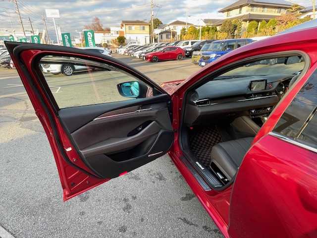 マツダ マツダ６ワゴン XD Lパッケージ 静岡県 2019(令1)年 4.5万km ソウルレッドクリスタルM ●純正ナビ/(フルセグ/CD/DVD/BT/AUX)/●レザーシート/●前席パワーシート/(運転席シートメモリ付き)/●前席シートヒーター＆エアシート/●全方位カメラ/●マツダライダークルーズコントロール/●スマートブレーキサポート/●レーンキープアシスト/●前後パーキングセンサー/●電動パーキングブレーキ/●オートブレーキホールド/●LEDヘッドライト/●オートライト/●革巻きステアリング/●ステアリングスイッチ/●ステアリングヒーター/●ETC/●前後ドライブレコーダー/●ヘッドアップディスプレイ/●パドルシフト/●BOSEサウンドシステム/●電動格納ウィンカーミラー/●車高調(TEIN)/●電子減衰調整コントローラー(TEIN)/●ドアバイザー/●スマートキー/●プッシュスタート/●社外フロアマット/●社外20インチアルミホイール/(MLJ hyperion)/●ダブル＋サイドSRS＋ABS