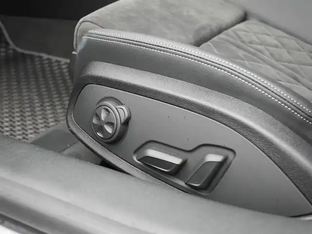 アウディ ＴＴクーペ 40TFSI 静岡県 2022(令4)年 0.3万km デイトナグレーパールエフェクト ワンオーナー/Slineパッケージ/コンフォートパッケージ/バーチャルコクピット/マトリクスLEDヘッドライト/ハーフレザーシートシートヒーター/前席パワーシート/Ｄｒｉｖｅセレクト/電動リヤスポイラー/DSRCETC