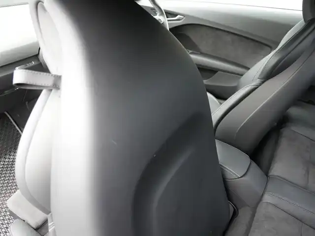 アウディ ＴＴクーペ 40TFSI 静岡県 2022(令4)年 0.3万km デイトナグレーパールエフェクト ワンオーナー/Slineパッケージ/コンフォートパッケージ/バーチャルコクピット/マトリクスLEDヘッドライト/ハーフレザーシートシートヒーター/前席パワーシート/Ｄｒｉｖｅセレクト/電動リヤスポイラー/DSRCETC