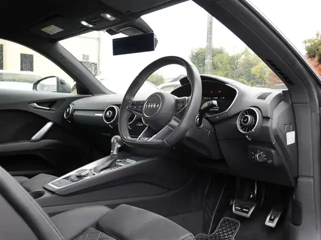アウディ ＴＴクーペ 40TFSI 静岡県 2022(令4)年 0.3万km デイトナグレーパールエフェクト ワンオーナー/Slineパッケージ/コンフォートパッケージ/バーチャルコクピット/マトリクスLEDヘッドライト/ハーフレザーシートシートヒーター/前席パワーシート/Ｄｒｉｖｅセレクト/電動リヤスポイラー/DSRCETC
