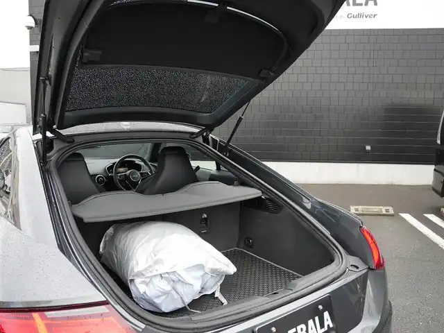 アウディ ＴＴクーペ 40TFSI 静岡県 2022(令4)年 0.3万km デイトナグレーパールエフェクト ワンオーナー/Slineパッケージ/コンフォートパッケージ/バーチャルコクピット/マトリクスLEDヘッドライト/ハーフレザーシートシートヒーター/前席パワーシート/Ｄｒｉｖｅセレクト/電動リヤスポイラー/DSRCETC