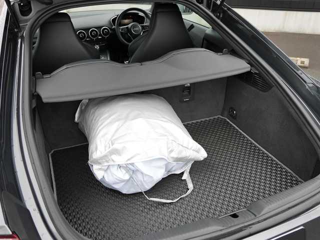 アウディ ＴＴクーペ 40TFSI 静岡県 2022(令4)年 0.3万km デイトナグレーパールエフェクト ワンオーナー/Slineパッケージ/コンフォートパッケージ/バーチャルコクピット/マトリクスLEDヘッドライト/ハーフレザーシートシートヒーター/前席パワーシート/Ｄｒｉｖｅセレクト/電動リヤスポイラー/DSRCETC