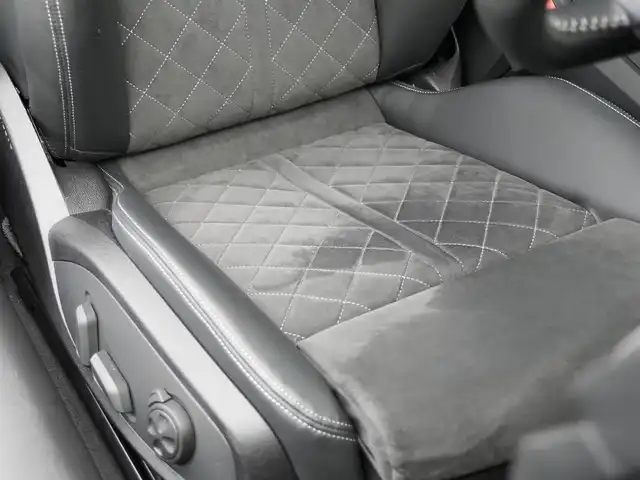 アウディ ＴＴクーペ 40TFSI 静岡県 2022(令4)年 0.3万km デイトナグレーパールエフェクト ワンオーナー/Slineパッケージ/コンフォートパッケージ/バーチャルコクピット/マトリクスLEDヘッドライト/ハーフレザーシートシートヒーター/前席パワーシート/Ｄｒｉｖｅセレクト/電動リヤスポイラー/DSRCETC