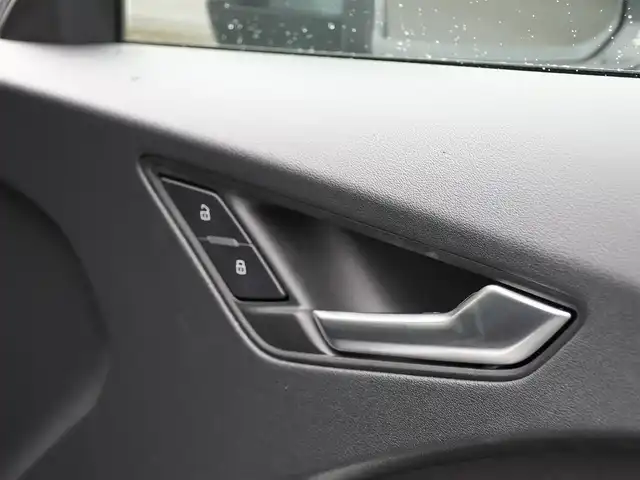 アウディ ＴＴクーペ 40TFSI 静岡県 2022(令4)年 0.3万km デイトナグレーパールエフェクト ワンオーナー/Slineパッケージ/コンフォートパッケージ/バーチャルコクピット/マトリクスLEDヘッドライト/ハーフレザーシートシートヒーター/前席パワーシート/Ｄｒｉｖｅセレクト/電動リヤスポイラー/DSRCETC