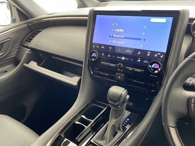 トヨタ アルファード Z 沖縄県 2024(令6)年 0.3万km プラチナホワイトパールマイカ 純正ディスプレイオーディオ　/(フルセグＴＶ/BT接続/Apple Car Play)/純正フリップダウンモニター　/ガラスルーフ　/パノラミックビューモニター　/両側パワースライドドア　/ユニバーサルステップ/レザーシート /メモリー付パワーシート　/二列目までエアシート/シートヒーター /パワーシート/パワーバックドア /カラーヘッドアップディスプレイ/デジタルインナーミラー　/ワイヤレス充電/ETC2.0