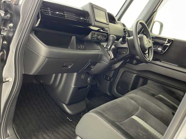 ホンダ Ｎ ＢＯＸ L 沖縄県 2021(令3)年 1.3万km シャイニンググレーM 純正ナビ(VXM-215Ci)/（CD　Bluetooth接続　USB）/バックカメラ/パワースライドドア/前後ドライブレコーダー/コーナーセンサー/レーダークルーズコントロール/ステアリングスイッチ/シートヒーター/LEDヘッドライト/オートライト/純正フロアマット/純正14インチアルミホイール/保証書/取扱説明書