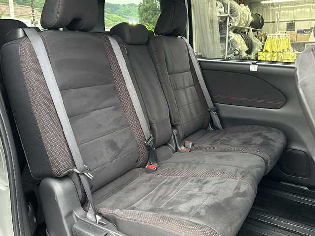 日産 セレナ ニスモ 福島県 2017(平29)年 4万km ブリリアントホワイトパール ニスモ専用フルエアロ　プロパイロット　純正９型ナビ　全周囲Ｃ　ハンズフリー両側パワスラ　ＥＴＣ　オートパーキングアシスト　リアヒーターダクト　全席ＵＳＢポート　デジタルミラー　ニスモ専用１７インチＡＷ