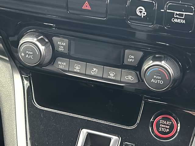 日産 セレナ ニスモ 福島県 2017(平29)年 4万km ブリリアントホワイトパール ニスモ専用フルエアロ　プロパイロット　純正９型ナビ　全周囲Ｃ　ハンズフリー両側パワスラ　ＥＴＣ　オートパーキングアシスト　リアヒーターダクト　全席ＵＳＢポート　デジタルミラー　ニスモ専用１７インチＡＷ