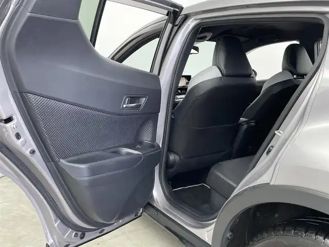 トヨタ Ｃ－ＨＲ G モード ネロ 大分県 2019(平31)年 7万km メタルストリームM Toyota Safety Sense/・プリクラッシュセーフティ/・レーントレーシングアシスト/・オートマチックハイビーム/・レーダークルコン/・ロードサインアシスト/ブラインドスポットモニター/純正ナビ/(フルセグTV/BT/CD/DVD)/前方ドライブレコーダー/ビルドインETC/電動パーキングブレーキ/オートホールドブレーキ/ハーフレザーシート/シートヒーター/スマートキー/純正フロアマット/純正アルミ