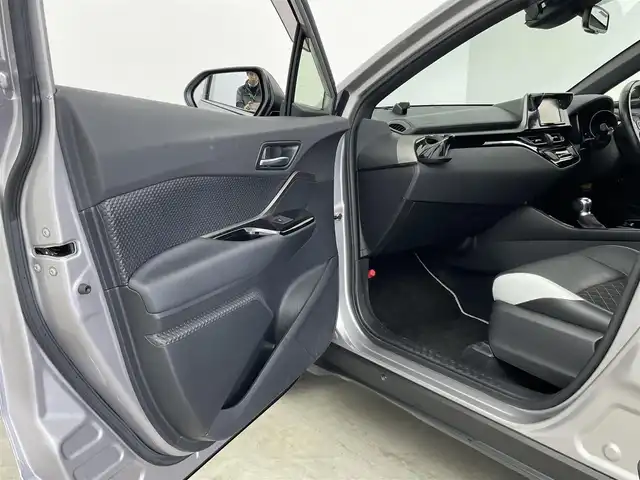 トヨタ Ｃ－ＨＲ G モード ネロ 大分県 2019(平31)年 7万km メタルストリームM Toyota Safety Sense/・プリクラッシュセーフティ/・レーントレーシングアシスト/・オートマチックハイビーム/・レーダークルコン/・ロードサインアシスト/ブラインドスポットモニター/純正ナビ/(フルセグTV/BT/CD/DVD)/前方ドライブレコーダー/ビルドインETC/電動パーキングブレーキ/オートホールドブレーキ/ハーフレザーシート/シートヒーター/スマートキー/純正フロアマット/純正アルミ