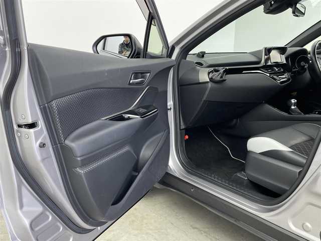 トヨタ Ｃ－ＨＲ G モード ネロ 大分県 2019(平31)年 7万km メタルストリームM Toyota Safety Sense/・プリクラッシュセーフティ/・レーントレーシングアシスト/・オートマチックハイビーム/・レーダークルコン/・ロードサインアシスト/ブラインドスポットモニター/純正ナビ/(フルセグTV/BT/CD/DVD)/前方ドライブレコーダー/ビルドインETC/電動パーキングブレーキ/オートホールドブレーキ/ハーフレザーシート/シートヒーター/スマートキー/純正フロアマット/純正アルミ