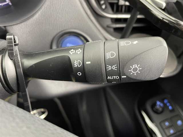 トヨタ Ｃ－ＨＲ G モード ネロ 大分県 2019(平31)年 7万km メタルストリームM Toyota Safety Sense/・プリクラッシュセーフティ/・レーントレーシングアシスト/・オートマチックハイビーム/・レーダークルコン/・ロードサインアシスト/ブラインドスポットモニター/純正ナビ/(フルセグTV/BT/CD/DVD)/前方ドライブレコーダー/ビルドインETC/電動パーキングブレーキ/オートホールドブレーキ/ハーフレザーシート/シートヒーター/スマートキー/純正フロアマット/純正アルミ