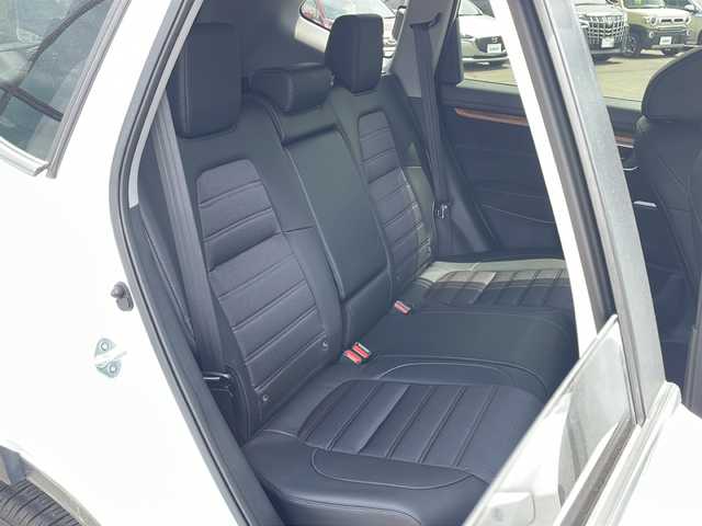 ホンダ ＣＲ－Ｖ EX 道東・釧路十勝 2022(令4)年 0.8万km プラチナホワイトパール ・４WD/・純正SDメモリナビ/（ＳＤ・ＣＤ・ＤＶＤ・フルセグ・ＡＭ・ＦＭ・ＢＴ）/・バックカメラ/・レーダークルーズコントロール/・純正エンジンスターター/・ホンダセンシング/・ステアリングヒーター/・革巻きステアリング/・パドルシフト/・横滑り防止装置/・レーンキープアシスト/・運転席パワーシート/・メモリーシート/・前席シートヒーター/・ヒーテッドドアミラー/・電動格納ミラー/・ドアバイザー/・純正フロアマット/・スマートキー/・プッシュスタート/・ブラインドスポットモニター/・社外アルミホイール付冬タイヤ積込