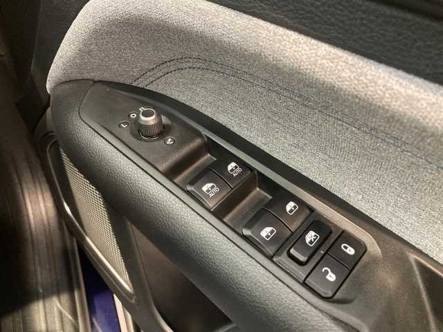 クライスラー・ジープ ジープ コンパス ロンジチュード 4×4 熊本県 2022(令4)年 3万km 青Ⅱ ・スマートキー/・プッシュスタート/・衝突被害軽減ブレーキ/・アクティブレーンマネジメント/・トラフィックサインアシスト/・前後パークセンス/・ブラインドスポットモニター/・側面距離警告/・ヒルディセントコントロール/・クルーズコントロール(追従式)/・純正メモリナビ/　【Bluetooth・USB・AppleCarPlay・AndroidAuto】/・フルセグTV/・バックカメラ/・ETC2.0/・ドライブレコーダー(前後録画)/・LEDヘッドランプ/・LEDフォグランプ/・純正マット/・保証書/取説