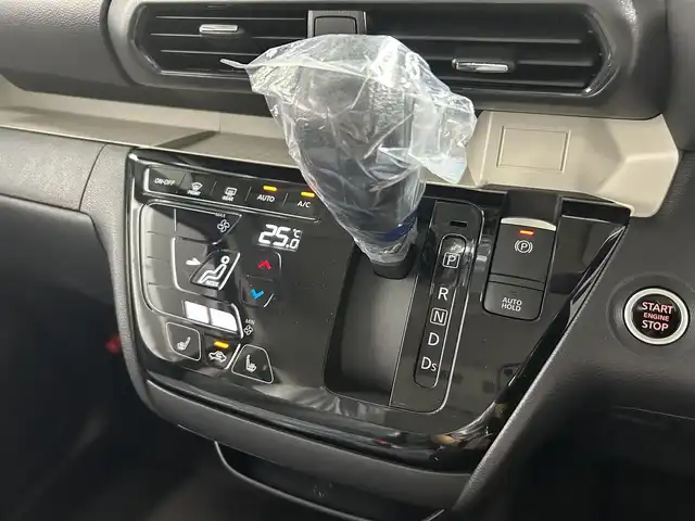 三菱 デリカミニ T プレミアム 大阪府 2025(令7)年 0.1千km Ｄグリーン 未使用車　ディスプレイオーディオ　全方位カメラ　ハーフレザー　ターボ　ダウンヒルアシスト　ルーフレール　シートヒーター　ハンドルヒーター　レーダークルコン　衝突軽減　レーンアシスト　スマートキー