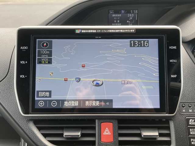 トヨタ エスクァイア ハイブリッド Gi プレミアムパッケージ ブラックテーラード 佐賀県 2021(令3)年 4万km ホワイトパールクリスタルシャイン ワンオーナー/純正10.5インチナビ/バックカメラ/両側パワースライドドア/プリクラッシュセーフティ/レーンディパーチャーアラート/オートハイビーム/クルーズコントロール/クリアランスソナー/ハーフレザーシート/シートヒーター/ステアリングヒーター/AC100V/ステアリングリモコン/ETC2.0/プッシュスタート/スマートキー/LEDヘッドライト/フォグライト/純正アルミホイール