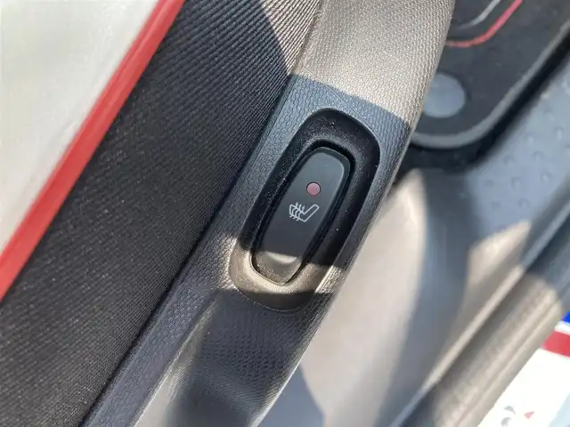 ルノー トゥインゴ ルコックスポルティフ 熊本県 2020(令2)年 3.3万km パール ・キーレス/・パーキングセンサー/・レーンキープアシスト/・ハーフレザーシート/・前席シートヒーター /・純正ディスプレイオーディオ/　【Bluetooth・USB・AUX・AppleCarPlay】/・バックカメラ/・ETC/・ドライブレコーダー(前方録画)/・フォグランプ/・純正マット