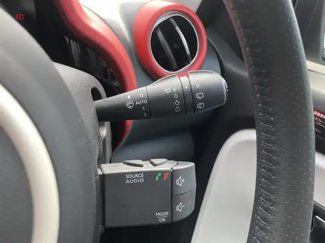 ルノー トゥインゴ ルコックスポルティフ 熊本県 2020(令2)年 3.3万km パール ・キーレス/・パーキングセンサー/・レーンキープアシスト/・ハーフレザーシート/・前席シートヒーター /・純正ディスプレイオーディオ/　【Bluetooth・USB・AUX・AppleCarPlay】/・バックカメラ/・ETC/・ドライブレコーダー(前方録画)/・フォグランプ/・純正マット