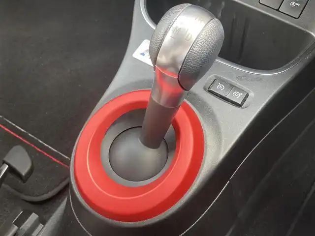 ルノー トゥインゴ ルコックスポルティフ 熊本県 2020(令2)年 3.3万km パール ・キーレス/・パーキングセンサー/・レーンキープアシスト/・ハーフレザーシート/・前席シートヒーター /・純正ディスプレイオーディオ/　【Bluetooth・USB・AUX・AppleCarPlay】/・バックカメラ/・ETC/・ドライブレコーダー(前方録画)/・フォグランプ/・純正マット