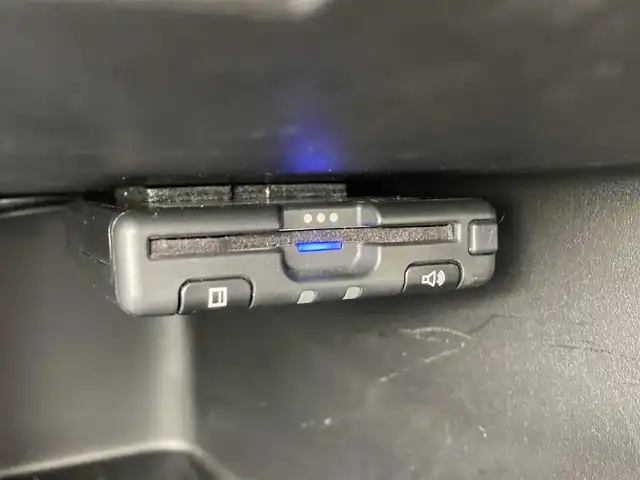 ルノー トゥインゴ ルコックスポルティフ 熊本県 2020(令2)年 3.3万km パール ・キーレス/・パーキングセンサー/・レーンキープアシスト/・ハーフレザーシート/・前席シートヒーター /・純正ディスプレイオーディオ/　【Bluetooth・USB・AUX・AppleCarPlay】/・バックカメラ/・ETC/・ドライブレコーダー(前方録画)/・フォグランプ/・純正マット