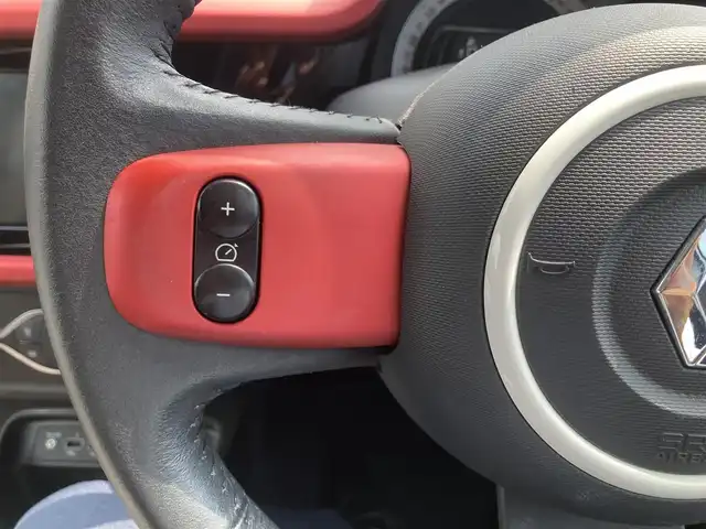 ルノー トゥインゴ ルコックスポルティフ 熊本県 2020(令2)年 3.3万km パール ・キーレス/・パーキングセンサー/・レーンキープアシスト/・ハーフレザーシート/・前席シートヒーター /・純正ディスプレイオーディオ/　【Bluetooth・USB・AUX・AppleCarPlay】/・バックカメラ/・ETC/・ドライブレコーダー(前方録画)/・フォグランプ/・純正マット