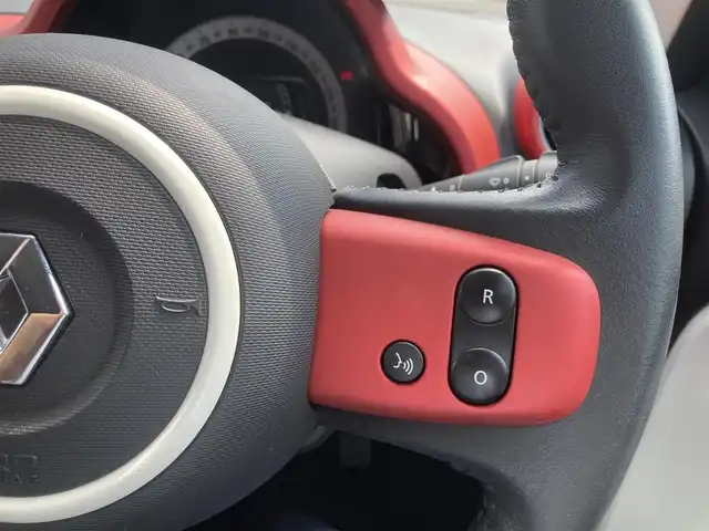 ルノー トゥインゴ ルコックスポルティフ 熊本県 2020(令2)年 3.3万km パール ・キーレス/・パーキングセンサー/・レーンキープアシスト/・ハーフレザーシート/・前席シートヒーター /・純正ディスプレイオーディオ/　【Bluetooth・USB・AUX・AppleCarPlay】/・バックカメラ/・ETC/・ドライブレコーダー(前方録画)/・フォグランプ/・純正マット