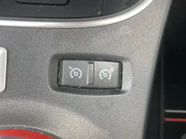 ルノー トゥインゴ ルコックスポルティフ 熊本県 2020(令2)年 3.3万km パール ・キーレス/・パーキングセンサー/・レーンキープアシスト/・ハーフレザーシート/・前席シートヒーター /・純正ディスプレイオーディオ/　【Bluetooth・USB・AUX・AppleCarPlay】/・バックカメラ/・ETC/・ドライブレコーダー(前方録画)/・フォグランプ/・純正マット