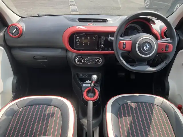 ルノー トゥインゴ ルコックスポルティフ 熊本県 2020(令2)年 3.3万km パール ・キーレス/・パーキングセンサー/・レーンキープアシスト/・ハーフレザーシート/・前席シートヒーター /・純正ディスプレイオーディオ/　【Bluetooth・USB・AUX・AppleCarPlay】/・バックカメラ/・ETC/・ドライブレコーダー(前方録画)/・フォグランプ/・純正マット