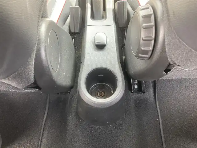 ルノー トゥインゴ ルコックスポルティフ 熊本県 2020(令2)年 3.3万km パール ・キーレス/・パーキングセンサー/・レーンキープアシスト/・ハーフレザーシート/・前席シートヒーター /・純正ディスプレイオーディオ/　【Bluetooth・USB・AUX・AppleCarPlay】/・バックカメラ/・ETC/・ドライブレコーダー(前方録画)/・フォグランプ/・純正マット